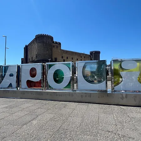Casetta Piazza Plebiscito * Naples