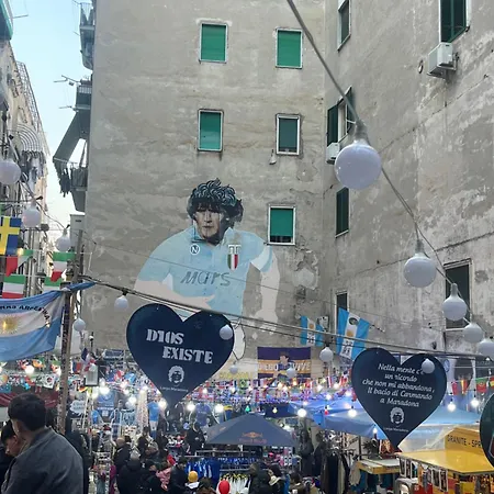 Casetta Piazza Plebiscito * Neapol