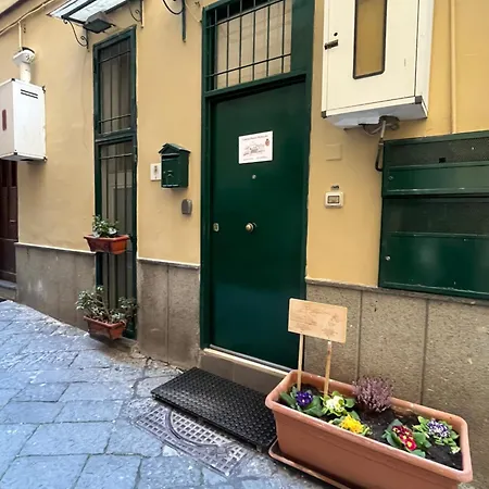 Casetta Piazza Plebiscito Neapol