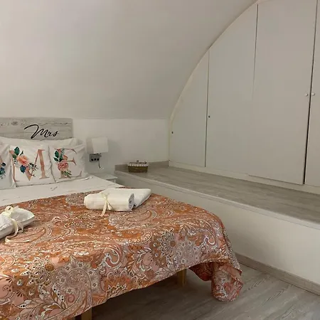 Guest house Casetta Piazza Plebiscito Naples