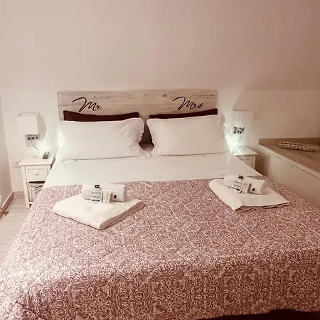 Casetta Piazza Plebiscito 招待所 那不勒斯