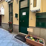 Casetta Piazza Plebiscito Neapol