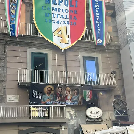 Casetta Piazza Plebiscito * Naples